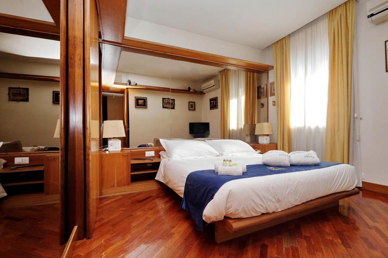 Frattina Family Romantic Superior Suite Εξωτερικό φωτογραφία