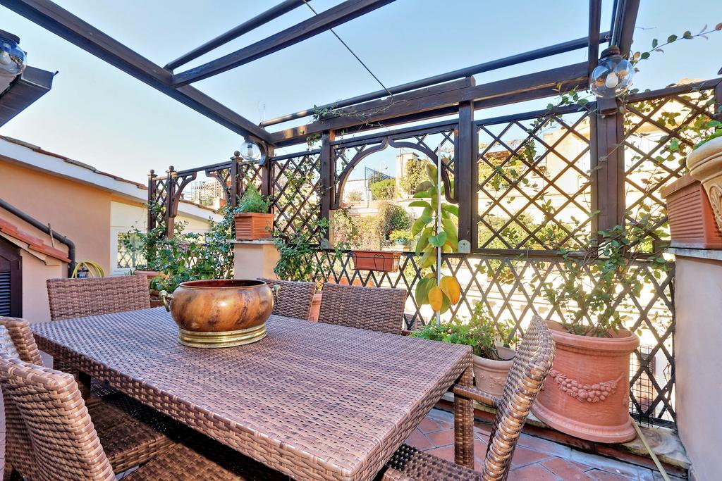 Frattina Family Romantic Superior Suite Εξωτερικό φωτογραφία