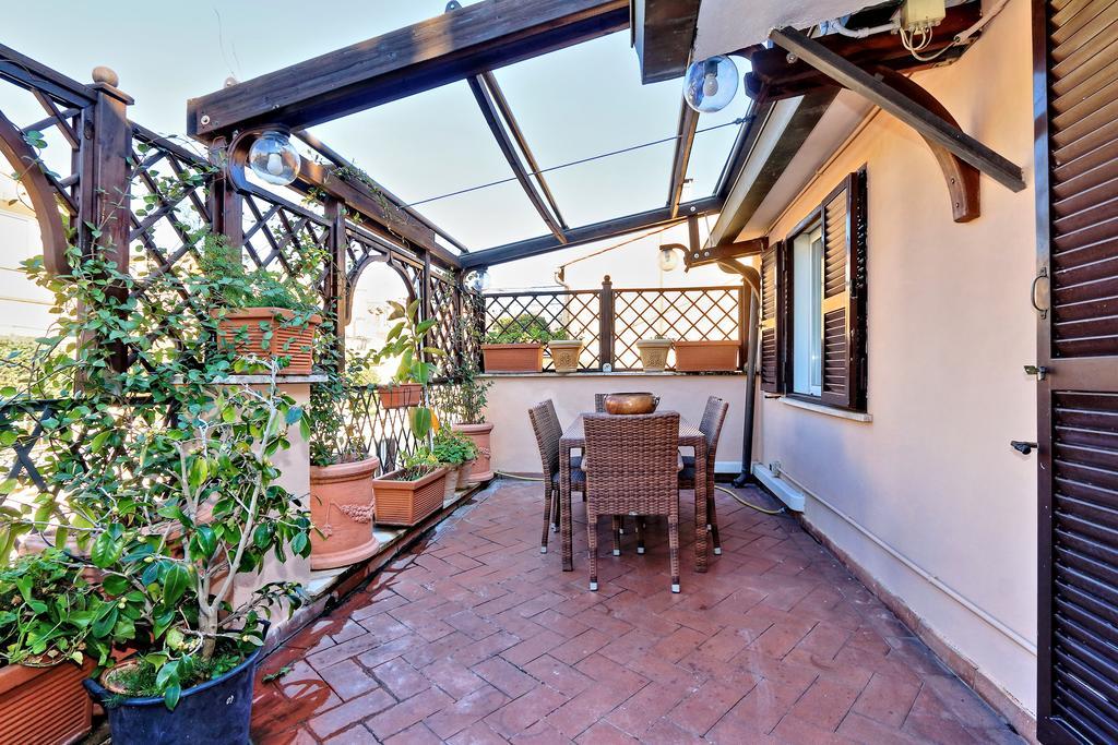Frattina Family Romantic Superior Suite Εξωτερικό φωτογραφία